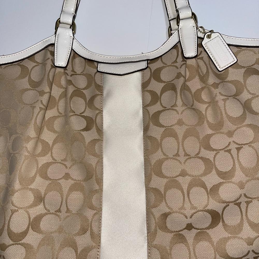 Brand New COACH Devine, new with tags. - Picture 4 of 10